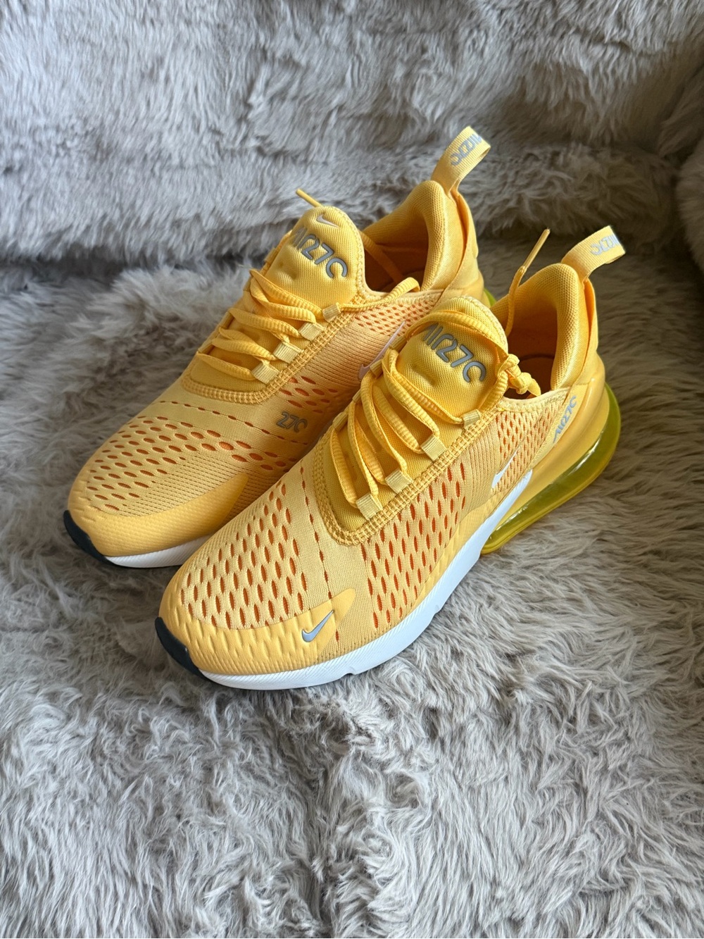 Super Rare Nike Women’s Yellow Air Max 270 - Picture 2 of 9